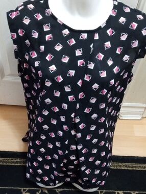 💲2⃣▶▶>>>Black Geometric Print Sleeveless Camisole with Pink Accents